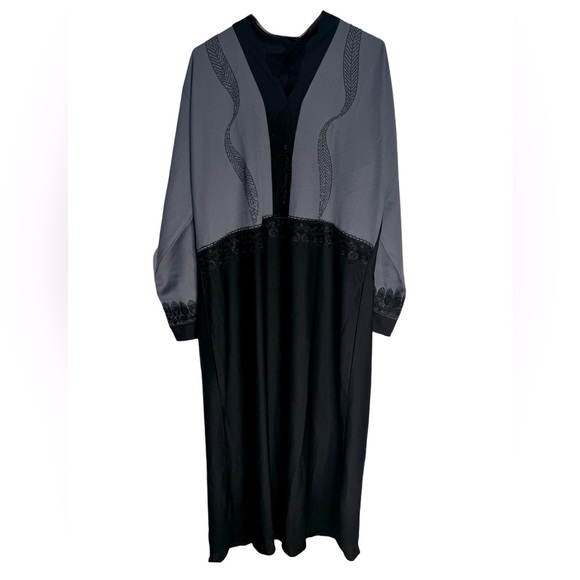 Elegant Black & Gray Abaya - Size 58 (US Size 3XL) - Picture 1 of 1